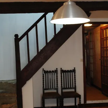 Mays' House Availles-Limouzine