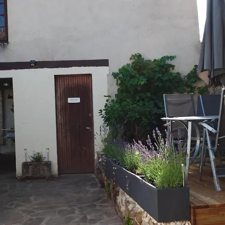 Mays' House Availles-Limouzine