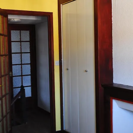 Mays' House Availles-Limouzine