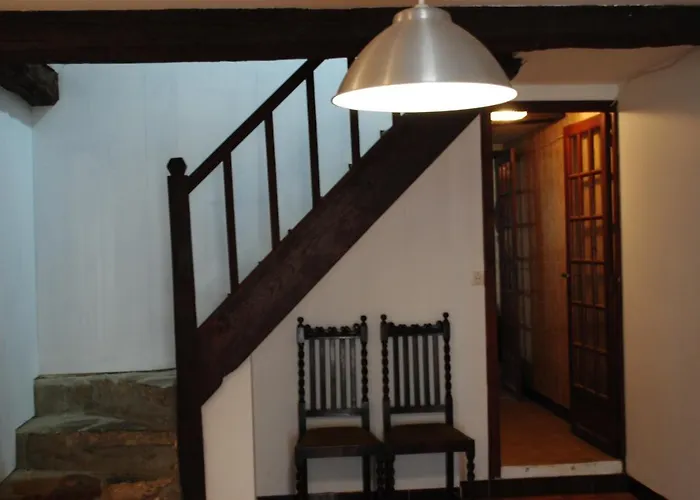 Mays' House Availles-Limouzine