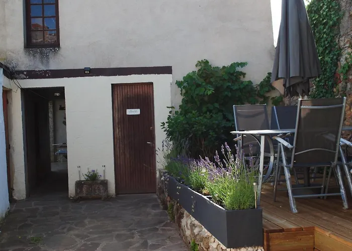 Mays' House Availles-Limouzine